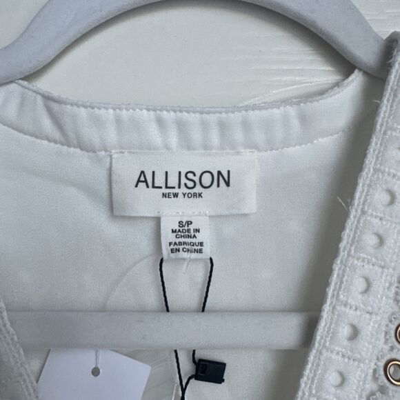 NWT Allison New York Embroidered White Babydoll Lace Top Shirt Size Medium - Picture 6 of 7
